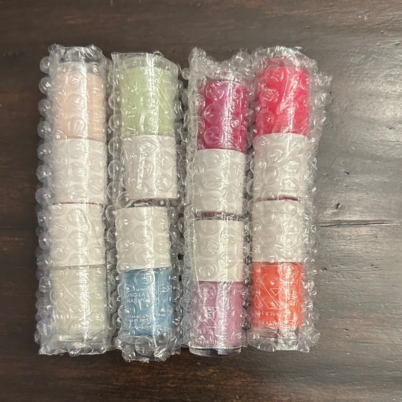 Olive & June - Colleen Hoover Nail Kit with Polish and Accessories - NIB - Picture 4 of 6